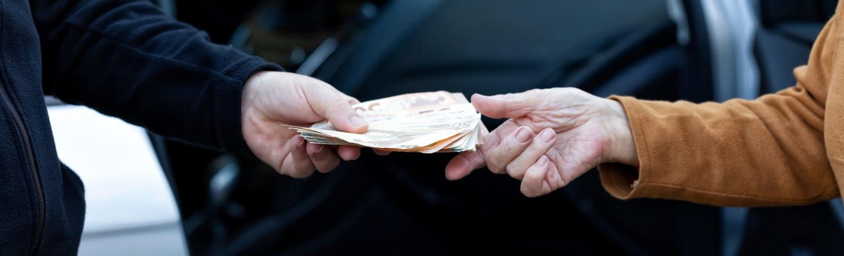 Эксперт назвал способы сторговаться при покупке авто с рук