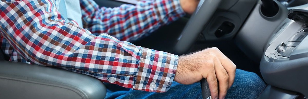 Названы привычки водителей, из-за которых быстрее изнашивается автомобиль